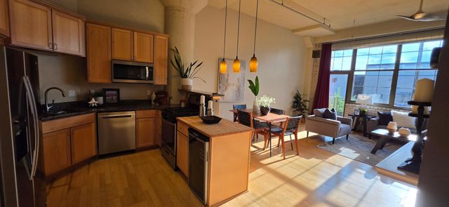 1901 E Hennepin Avenue 105, Minneapolis, MN 55413