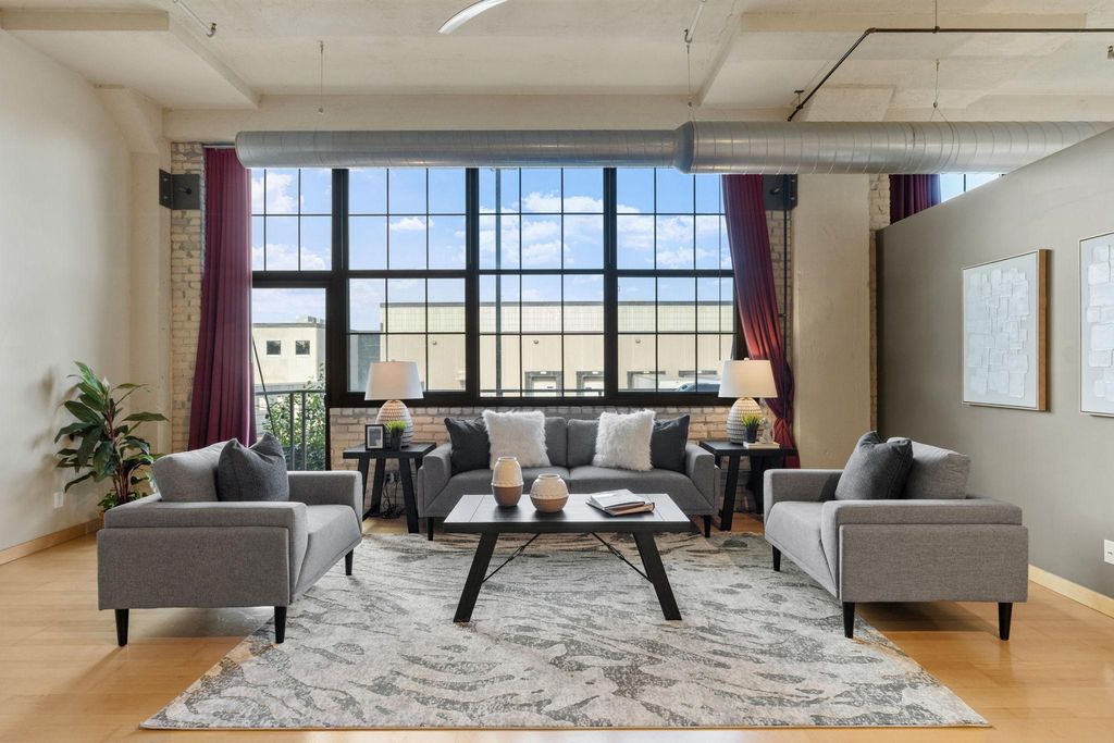 1901 E Hennepin Avenue 105, Minneapolis, MN 55413