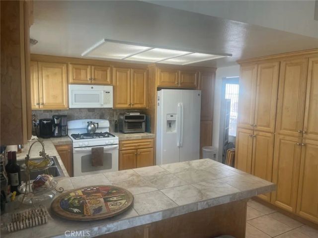 28450 Sycamore, Highland, CA 92346