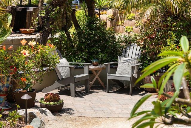 1858 Laurel Rd, Oceanside, CA 92054