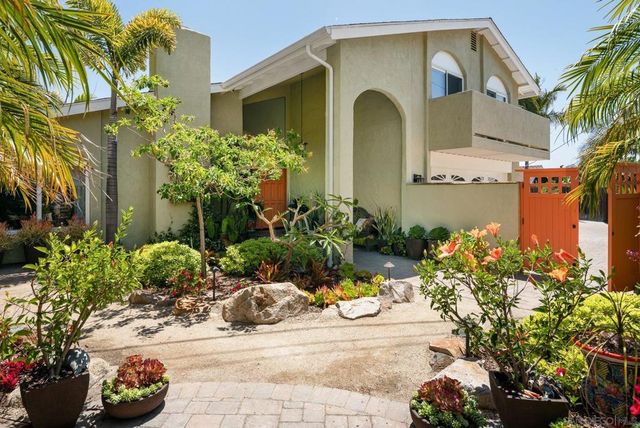 1858 Laurel Rd, Oceanside, CA 92054