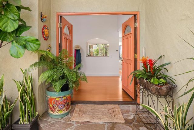 1858 Laurel Rd, Oceanside, CA 92054