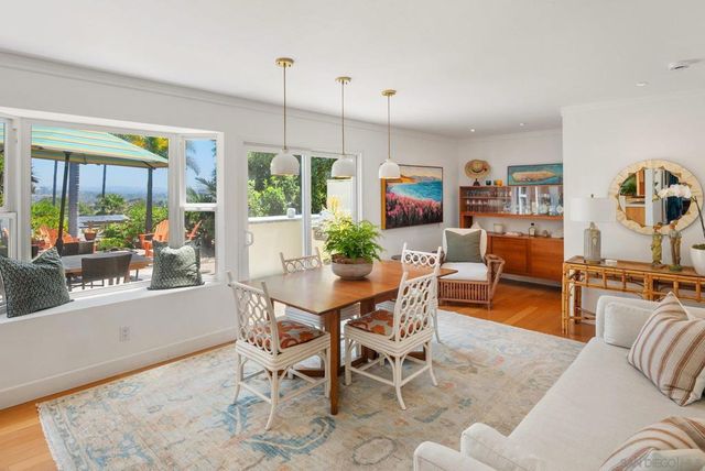 1858 Laurel Rd, Oceanside, CA 92054