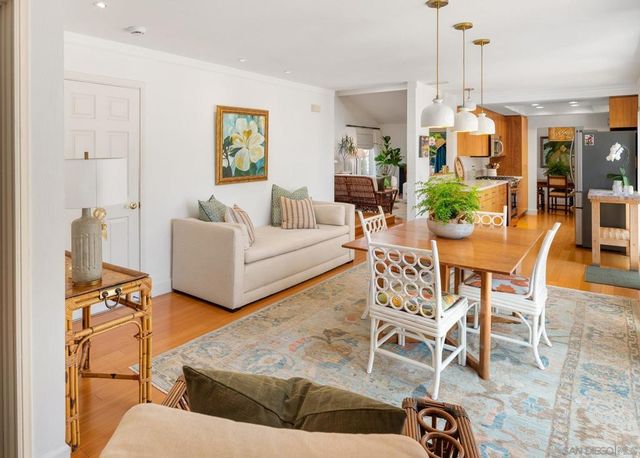 1858 Laurel Rd, Oceanside, CA 92054