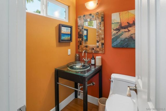 1858 Laurel Rd, Oceanside, CA 92054