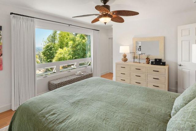 1858 Laurel Rd, Oceanside, CA 92054