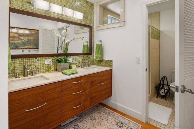 1858 Laurel Rd, Oceanside, CA 92054
