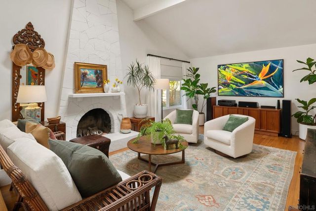 1858 Laurel Rd, Oceanside, CA 92054