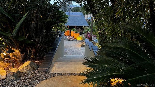 1858 Laurel Rd, Oceanside, CA 92054