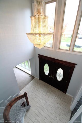 6895 INDIAN CREEK Drive, West Bloomfield Charter Township, MI 48322