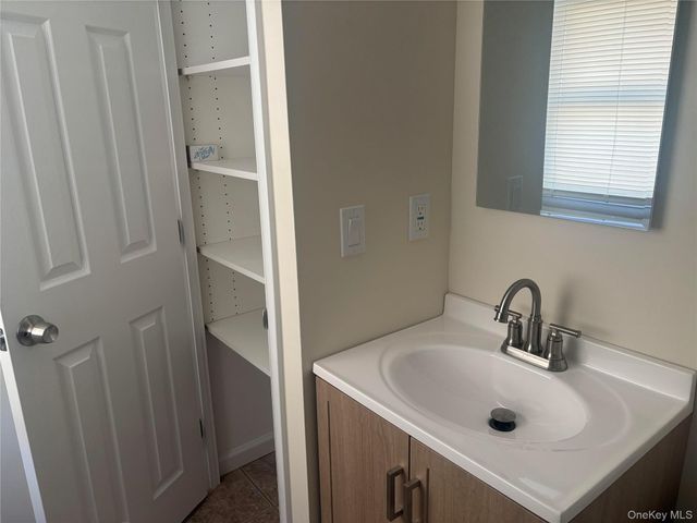 215 Lakewood Street E, Patchogue, NY 11772