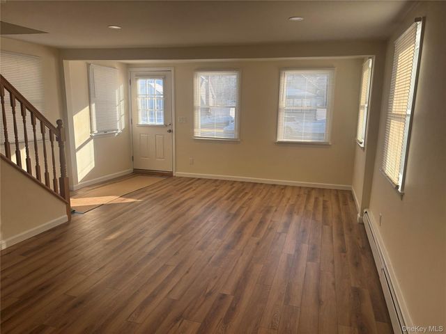 215 Lakewood Street E, Patchogue, NY 11772