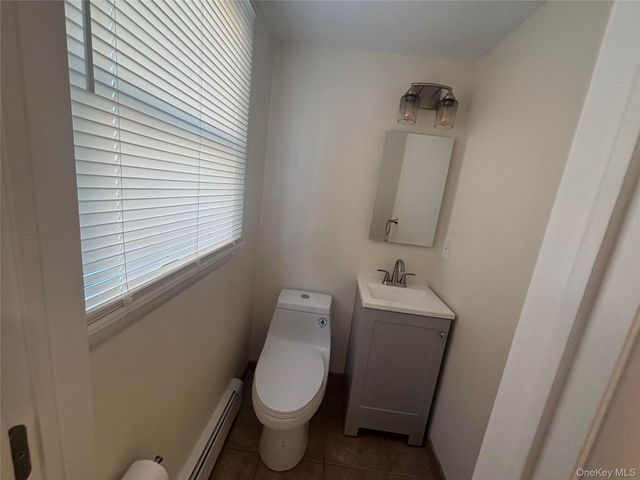 215 Lakewood Street E, Patchogue, NY 11772