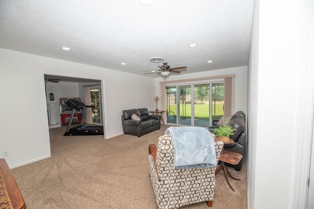 14892 Lipson Avenue, Visalia, CA 93292