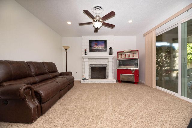 14892 Lipson Avenue, Visalia, CA 93292