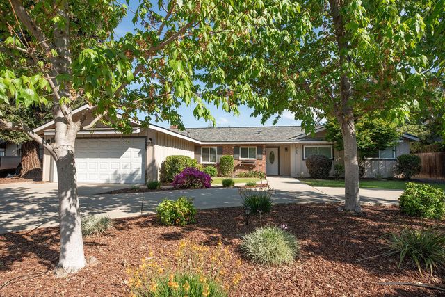 14892 Lipson Avenue, Visalia, CA 93292