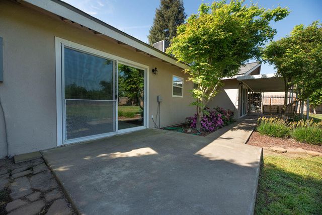 14892 Lipson Avenue, Visalia, CA 93292
