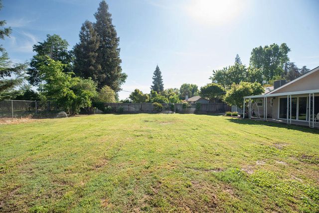 14892 Lipson Avenue, Visalia, CA 93292