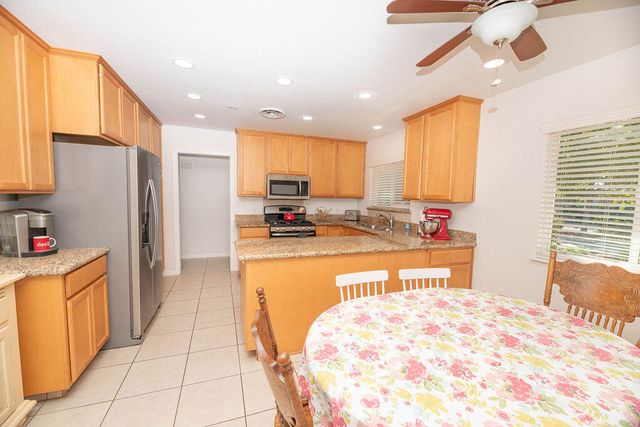 14892 Lipson Avenue, Visalia, CA 93292