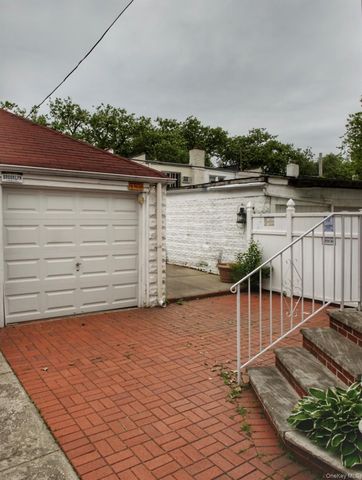 986 77th Street, Brooklyn, NY 11228