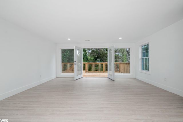 14 Hawthorne Lane, Greenville, SC 29605