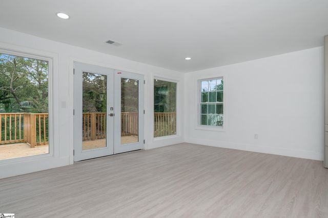 14 Hawthorne Lane, Greenville, SC 29605