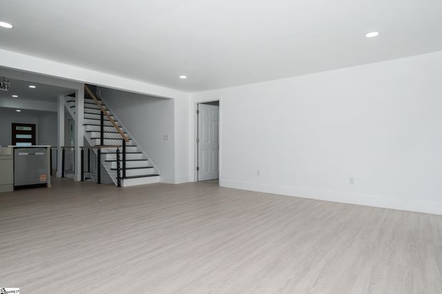 14 Hawthorne Lane, Greenville, SC 29605