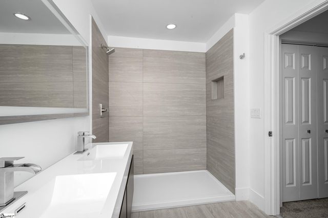 14 Hawthorne Lane, Greenville, SC 29605