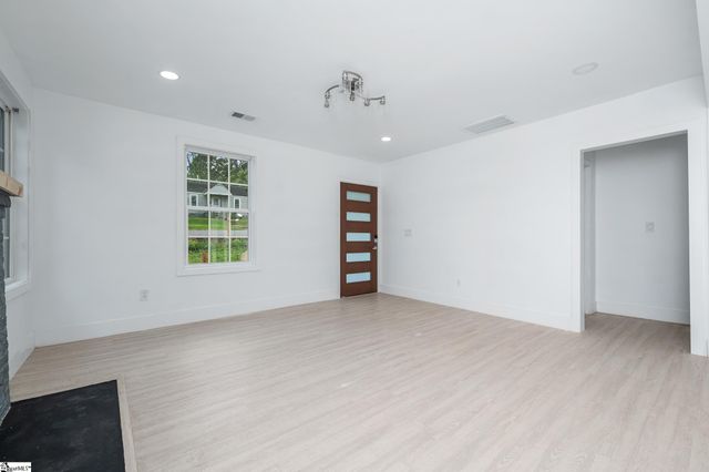 14 Hawthorne Lane, Greenville, SC 29605