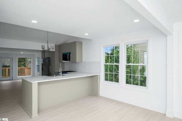 14 Hawthorne Lane, Greenville, SC 29605