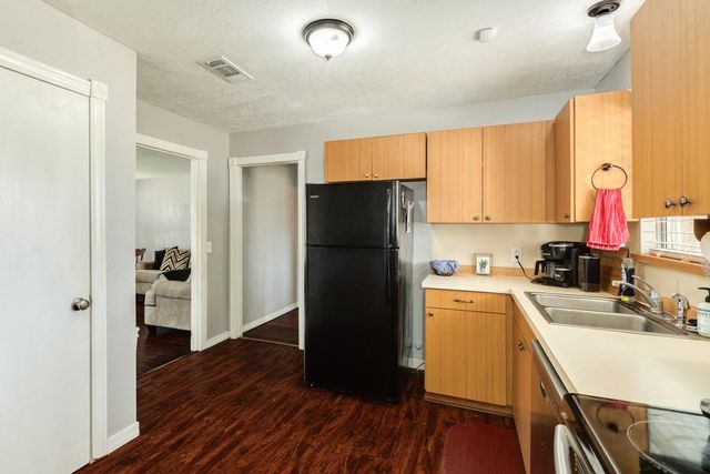 2109 N Tinsley Street, Angleton, TX 77515