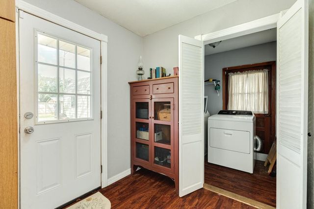 2109 N Tinsley Street, Angleton, TX 77515