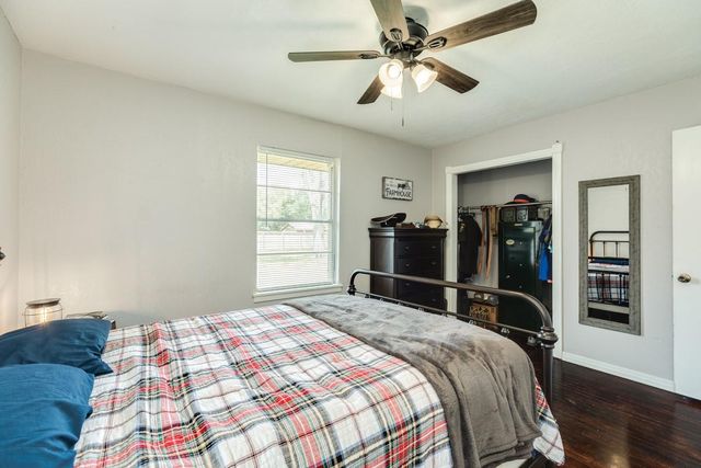 2109 N Tinsley Street, Angleton, TX 77515