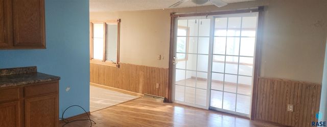 1819 N Foster St Street, Mitchell, SD 57301