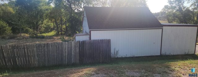 1819 N Foster St Street, Mitchell, SD 57301