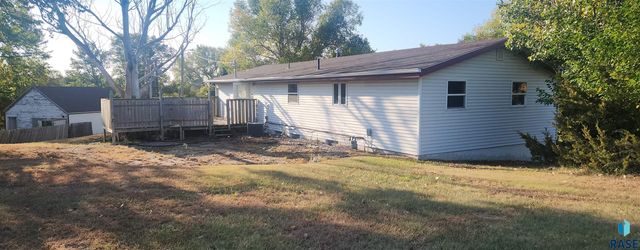 1819 N Foster St Street, Mitchell, SD 57301