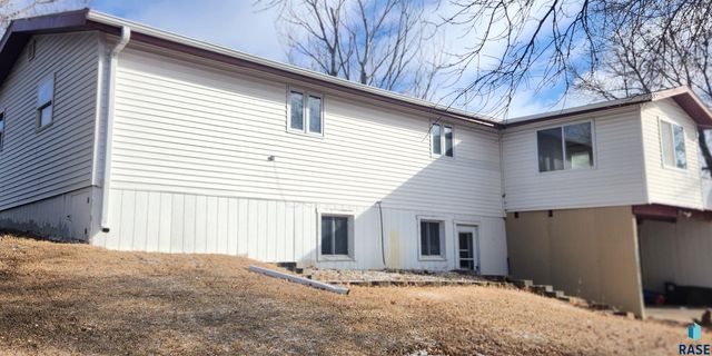 1819 N Foster St Street, Mitchell, SD 57301