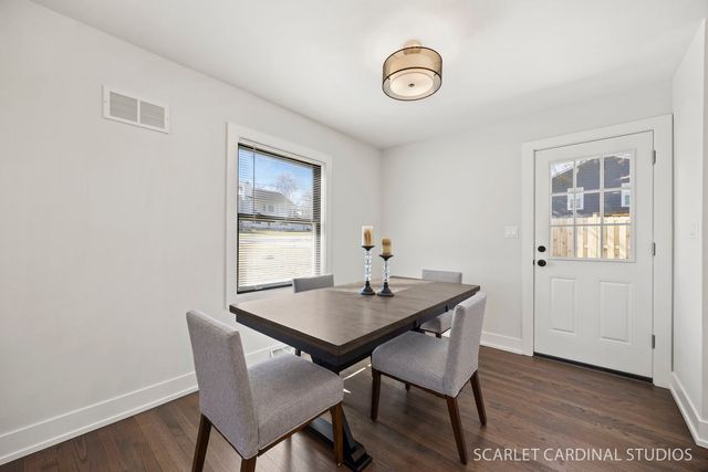 22W080 Valleyview Drive, Glen Ellyn, IL 60137