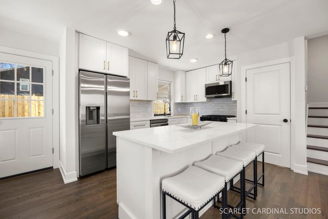 22W080 Valleyview Drive, Glen Ellyn, IL 60137