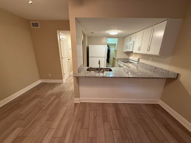 148 5Th Avenue F4, Shalimar, FL 32579