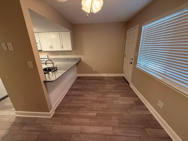 148 5Th Avenue F4, Shalimar, FL 32579