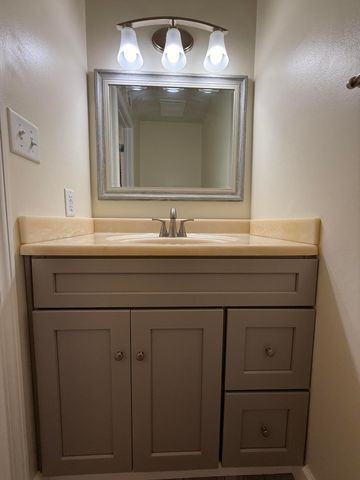 148 5Th Avenue F4, Shalimar, FL 32579