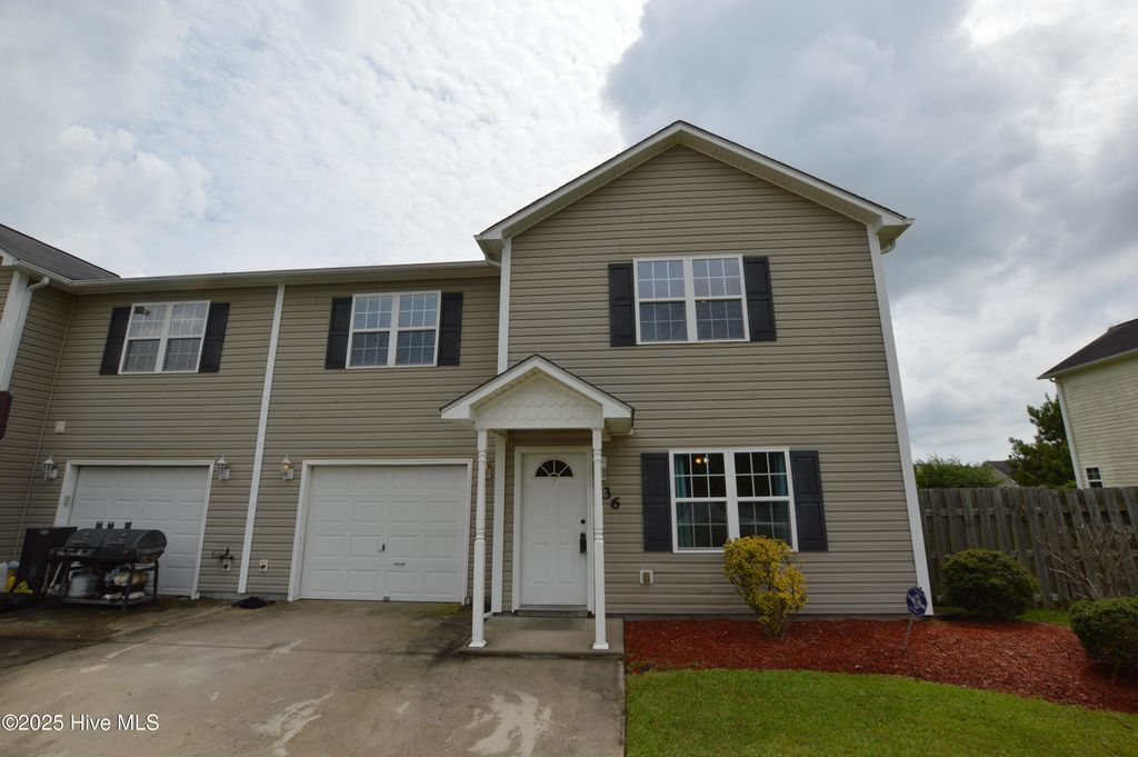 236 Smallwood Road, Hubert, NC 28539