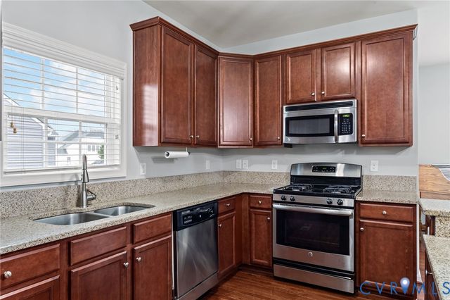 13831 Mangrove Bay Dr, Chester, VA 23836