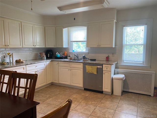 60 Schmeelk Place, Copiague, NY 11726