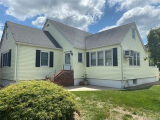 60 Schmeelk Place, Copiague, NY 11726