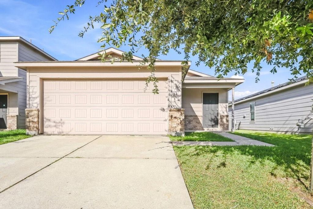 9927 Sanders Rose Lane, Houston, TX 77044