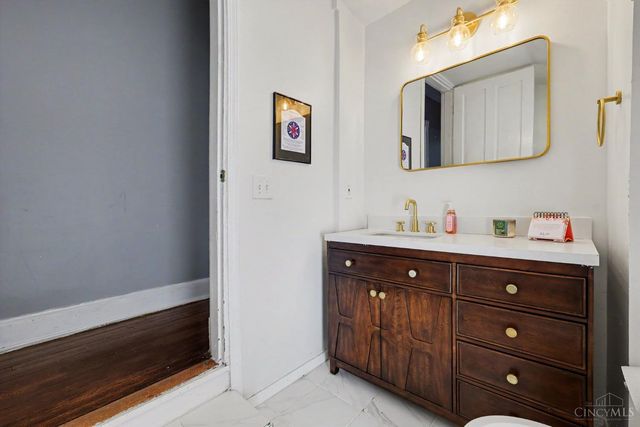 6735 Parkland Avenue, Cincinnati, OH 45233