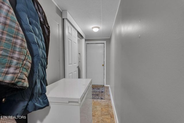 150 Critter Crossing Rd, Crossville, TN 38572