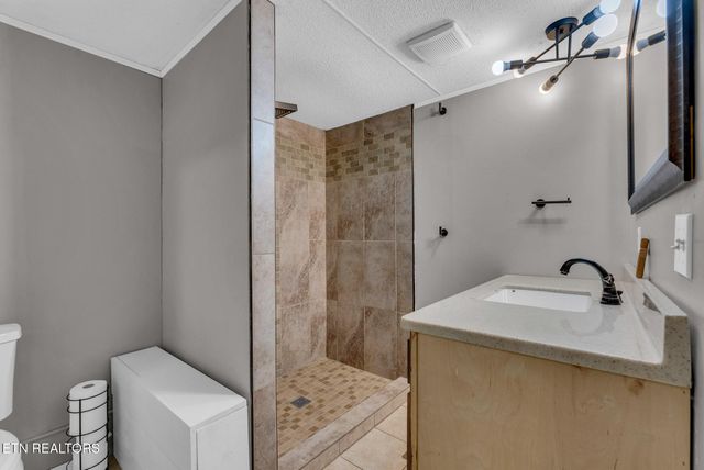 150 Critter Crossing Rd, Crossville, TN 38572